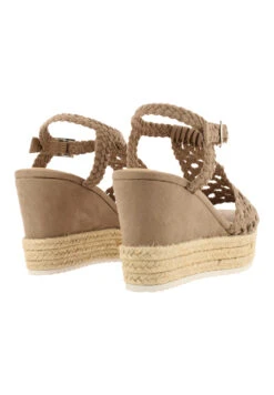 Bullboxer Sandalen Met Sleehak Beige 195034F2T_DKTPTD -BULLBOXER winkel image 2178